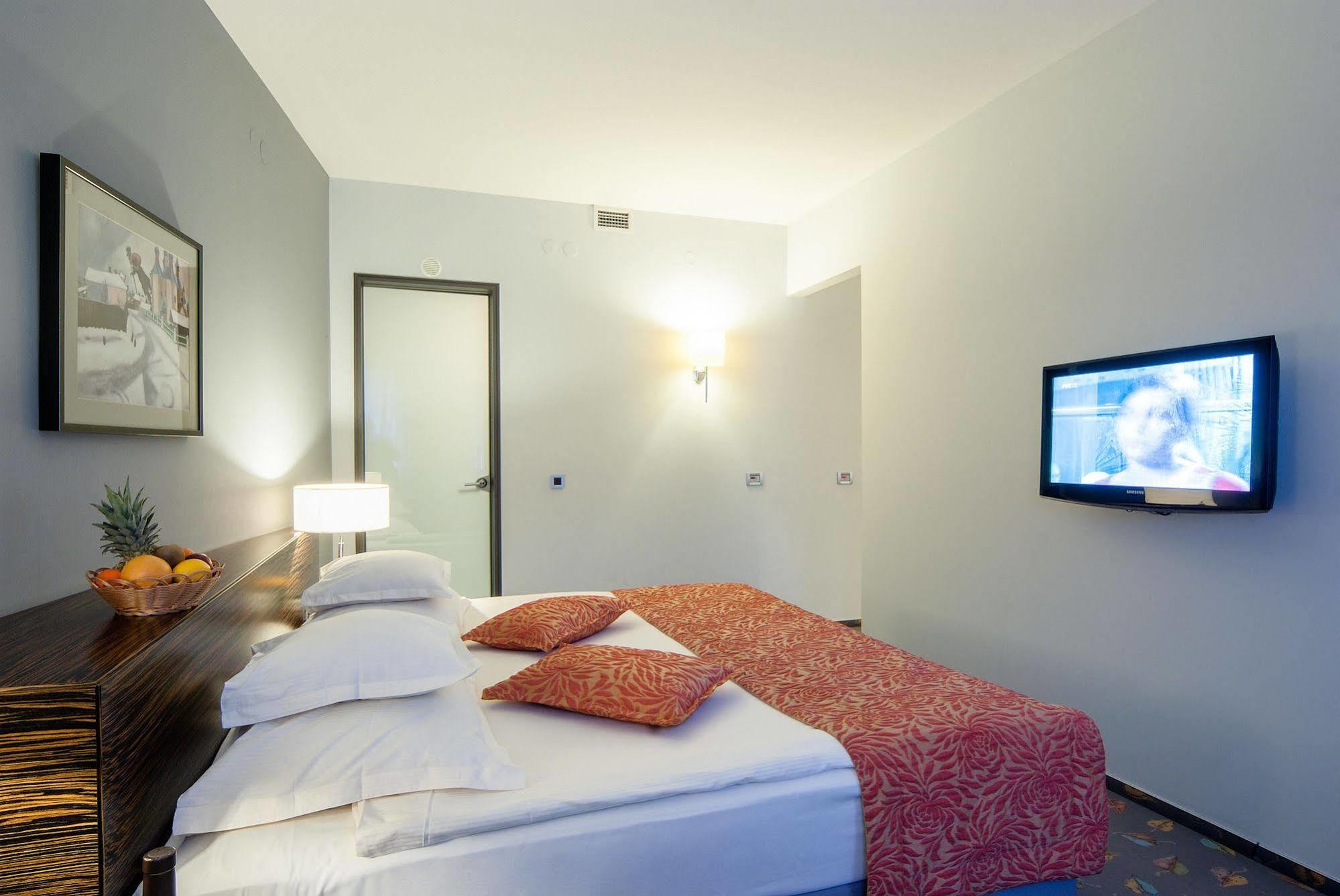 Nobel Design Hotel Belgrad Exterior foto