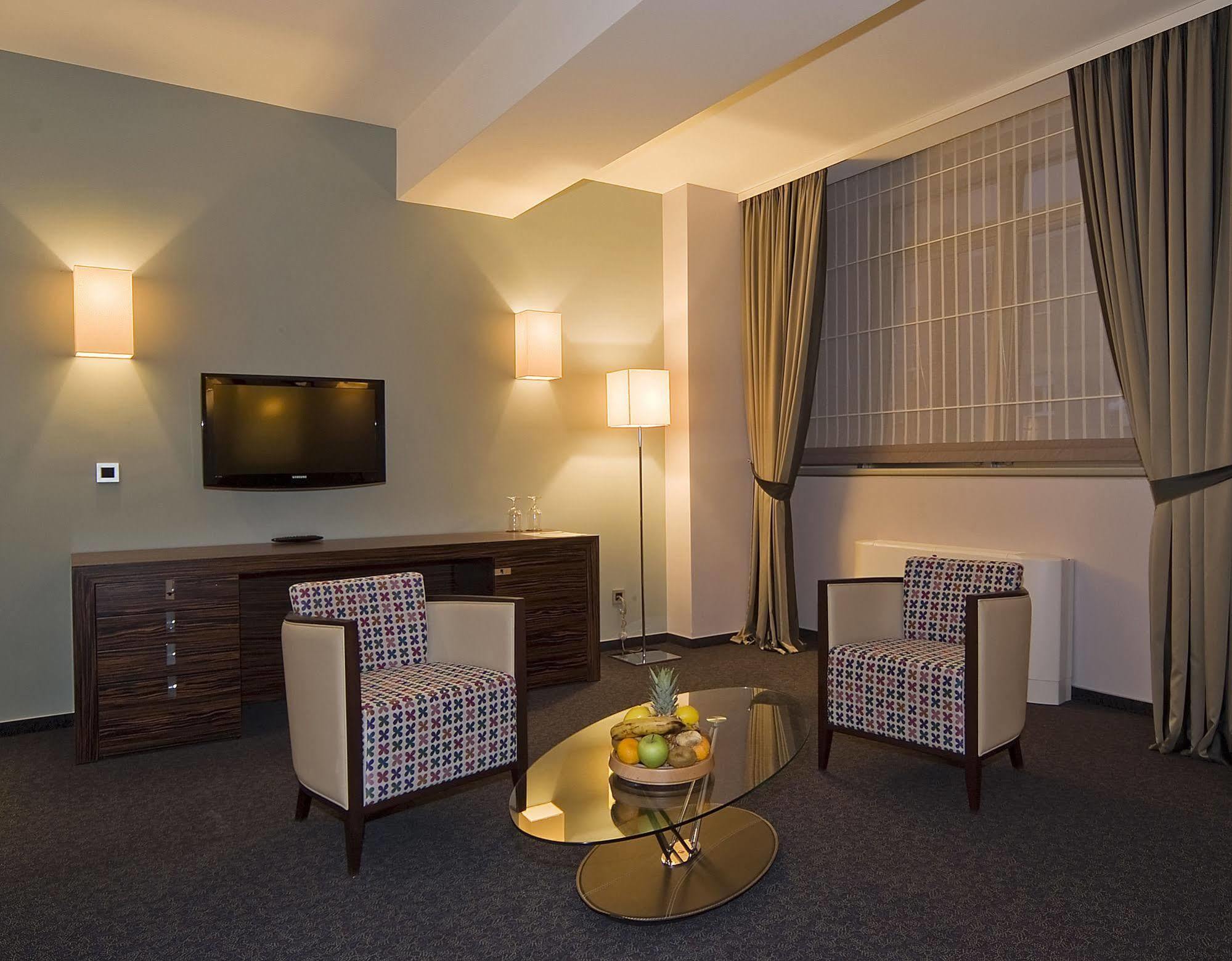 Nobel Design Hotel Belgrad Exterior foto